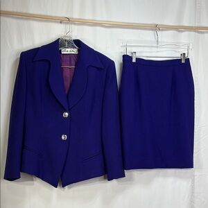🍭 vintage Royal Purple wool Blazer  skirt suit.